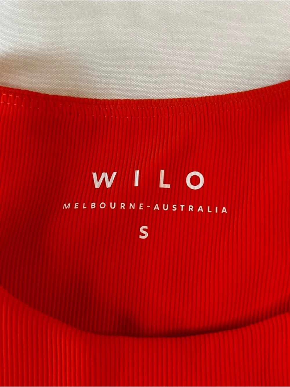 WILO Ribbed Red Longline ActiveSports Bra Crop Tank Colorblock Low‎ Impact Small